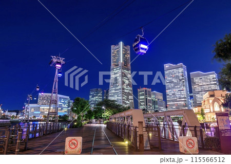 横浜市、汽車道と横浜エアキャビンの夜景 115566512