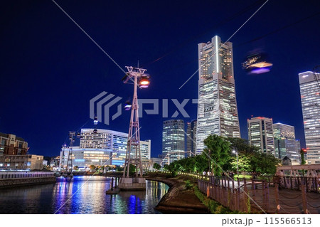 横浜市、汽車道と横浜エアキャビンの夜景 115566513