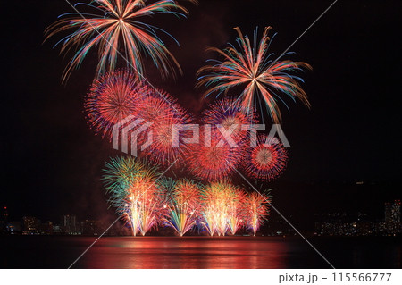 びわ湖花火大会(滋賀県大津市) びわ湖花火大会(滋賀県大津市) 115566777