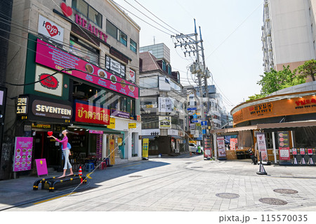 狎鴎亭ロデオ通りの風景【ソウル/江南区】 狎鴎亭ロデオ通りの風景【ソウル/江南区】 115570035