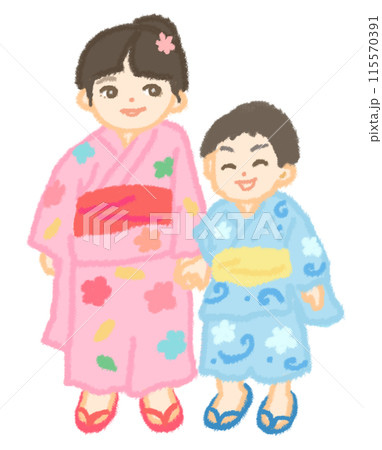 お祭りで浴衣を着た姉と弟 115570391