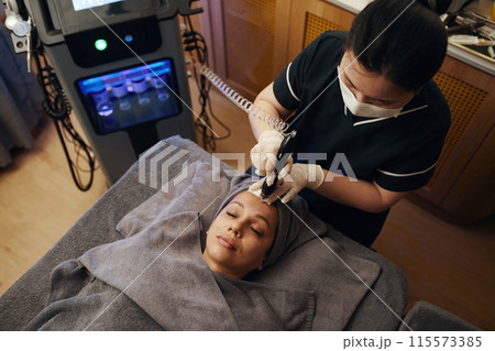 Microneeding Procedure for Skin Tightening Microneeding Procedure for Skin Tightening 115573385