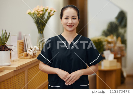 Spa Salon Beautician 115573478