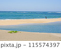 白く輝く部原のビーチ 115574397
