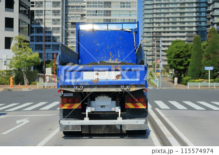 ダンプトラック　イメージ 115574974