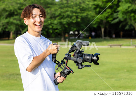 映像クリエイター ジンバルを使った動画撮影 映像クリエイター ジンバルを使った動画撮影 115575316