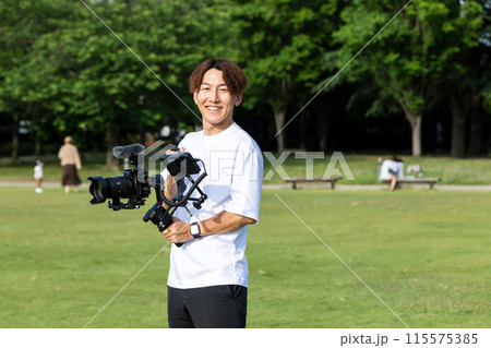 映像クリエイター  ジンバルを使った動画撮影 115575385