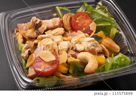 豆とカボチャのナッツサラダ 豆とカボチャのナッツサラダ 115575699