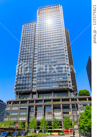 東京　千代田区 丸の内の都市風景 115575821