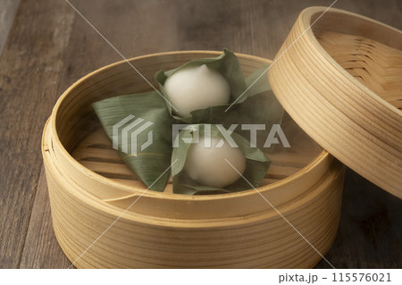 笹饅頭　 セイロで蒸す　 115576021
