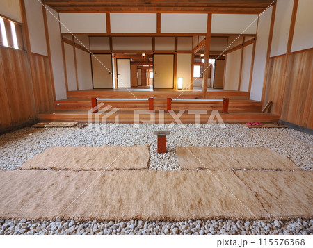 佐渡島 国史跡 佐渡奉行所(御裁許所・御白洲) 佐渡島 国史跡 佐渡奉行所(御裁許所・御白洲) 115576368