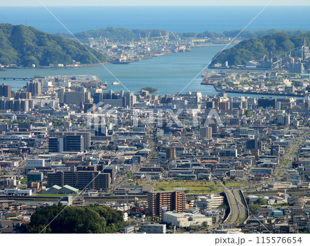 北山から俯瞰する高知市街地の風景 北山から俯瞰する高知市街地の風景 115576654