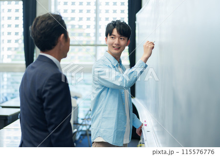 黒板 先生 生徒 黒板 先生 生徒 115576776