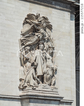 フランス・パリのシンボル　凱旋門 115577218