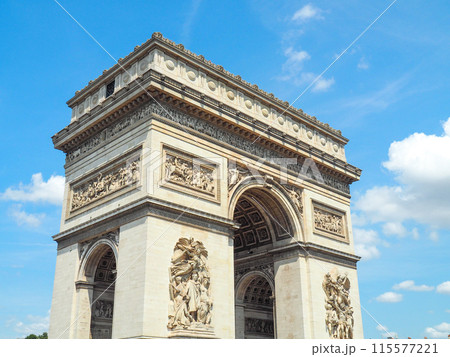 フランス・パリのシンボル　凱旋門 115577221