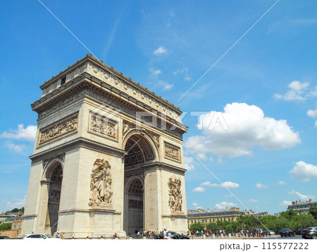 フランス・パリのシンボル　凱旋門 115577222