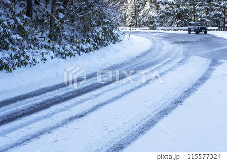 雪道　アイスバーン（大山鏡ヶ成付近） 115577324