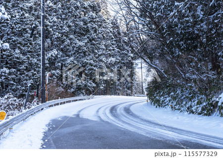 雪道　アイスバーン（大山鏡ヶ成付近） 115577329