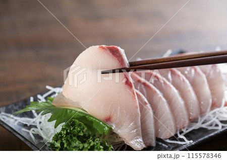 鰤の刺身 115578346