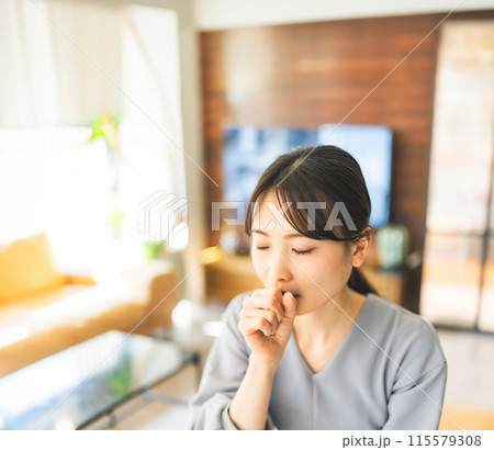 女性ポートレート 115579308