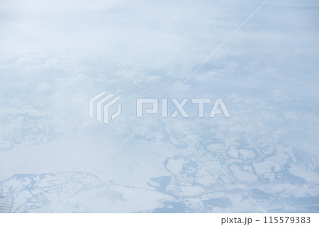 飛行機から見た2月の雲 115579383