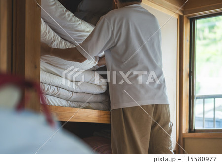 布団と押入れ 115580977