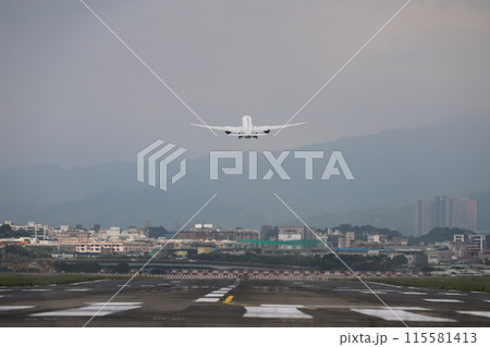 飛行機 航空機 ひこうき 115581413