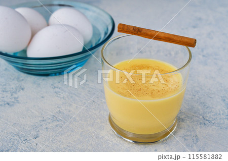 ロンポペ Rompope メキシコや中南米の卵の飲み物 ロンポペ Rompope メキシコや中南米の卵の飲み物 115581882