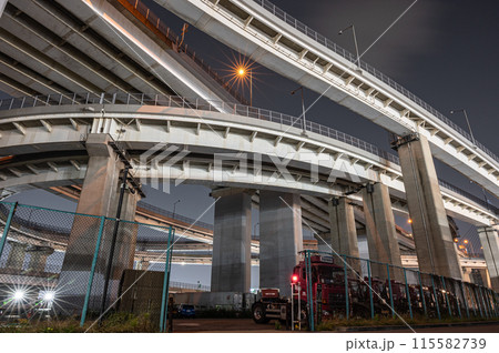 名港潮見インターチェンジの夜景 名港潮見インターチェンジの夜景 115582739