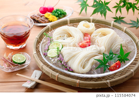 夏の味覚 素麺 （ そうめん ） 115584074