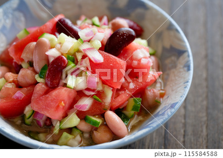 ミックスビーンズとトマトのズサラダ 115584588