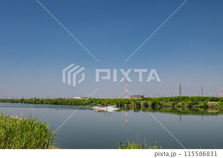 淀川を遡上する砂利採取船 淀川を遡上する砂利採取船 115586831