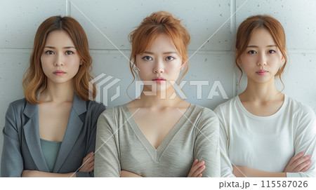 女性グループ　怒り 115587026