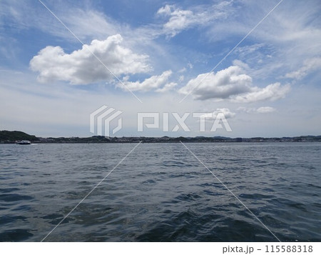 6月の海上 115588318