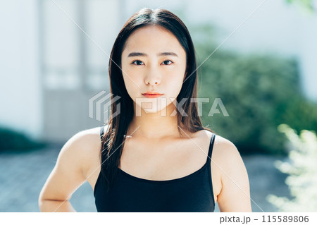 若い女性のビューティ 115589806