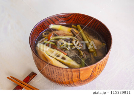 山菜のみそ汁　わらびと筍 115589911
