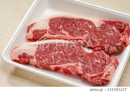 国産牛ステーキ用サーロイン肉 115591227