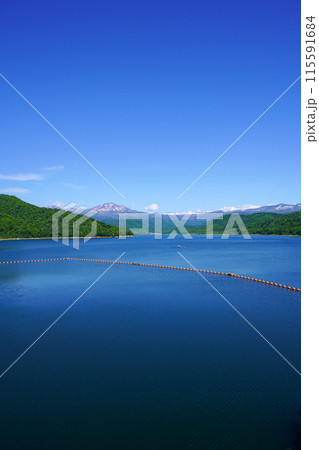堤頂広場から見る忠別湖（忠別ダム） 115591684