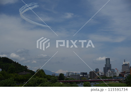 仙台上空でのブルーインパルス展示飛行 115591734
