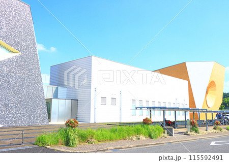 愛知県日進市、日進市立図書館の風景 愛知県日進市、日進市立図書館の風景 115592491