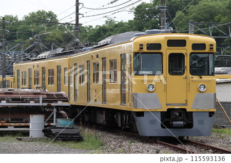 西武新宿線：南入曽車両基地にて 115593136