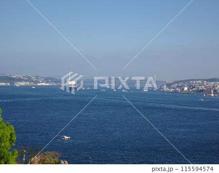 トプカプ宮殿からのボスポラス海峡の景色 115594574
