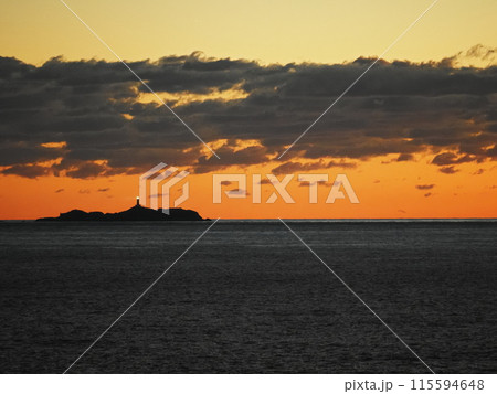 夕暮れと神子元島 115594648