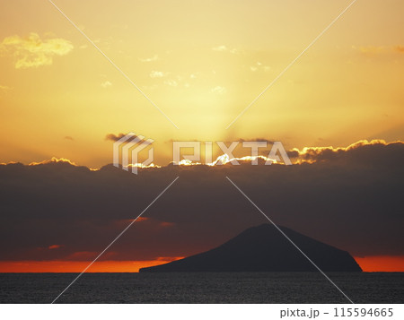 爪木崎公園から見る朝 115594665