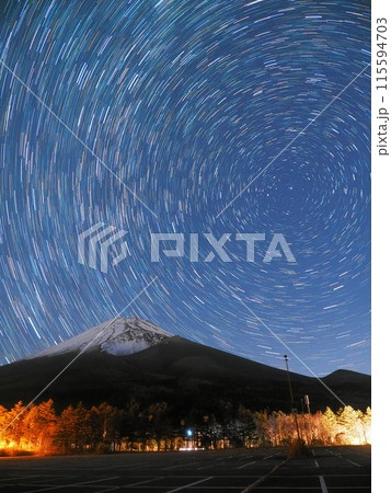 水ケ塚公園から見る富士山と星空 115594703