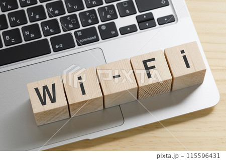 Wi-Fiと書かれた積み木のブロック Wi-Fiと書かれた積み木のブロック 115596431