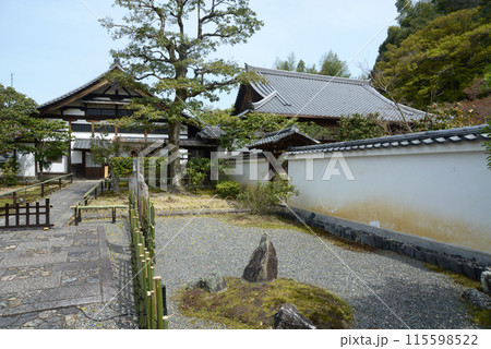 月真院　境内　京都市東山区下河原町 115598522
