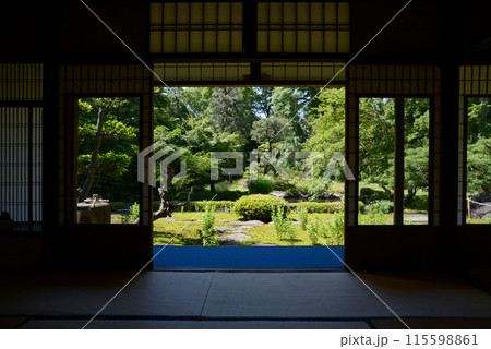 旧三井家下鴨別邸　主屋から庭園を望む　京都市左京区 115598861