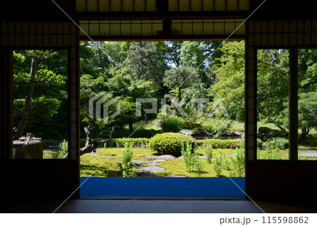 旧三井家下鴨別邸　主屋から庭園を望む　京都市左京区 115598862