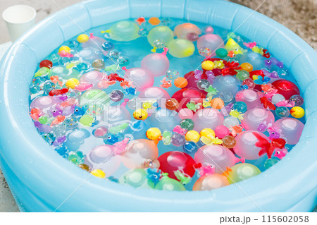 夏の風物詩｜金魚すくい 115602058